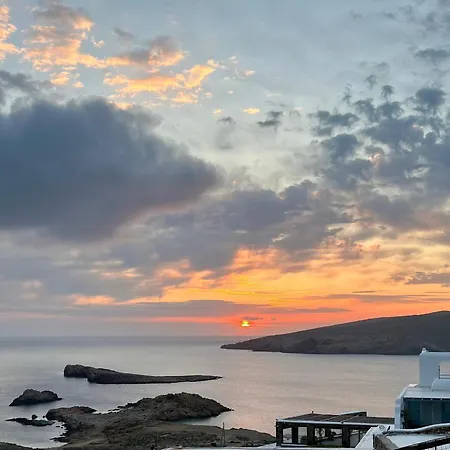 Cycladic Style Maisonette With Staggering Sea View Holiday home *
